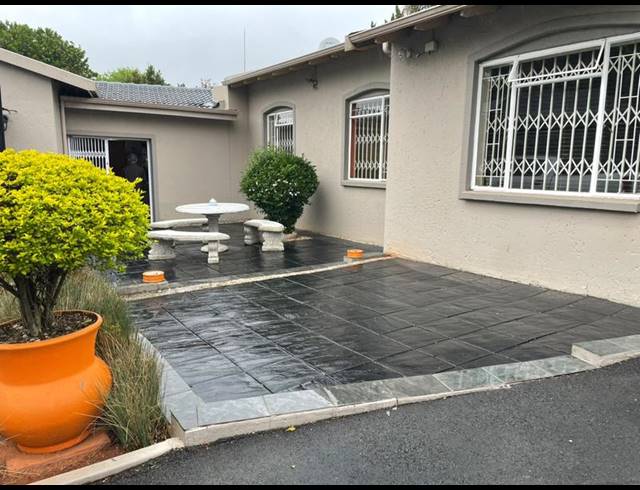 3 BEDROOM HOUSE FOR SALE IN WILROPARK